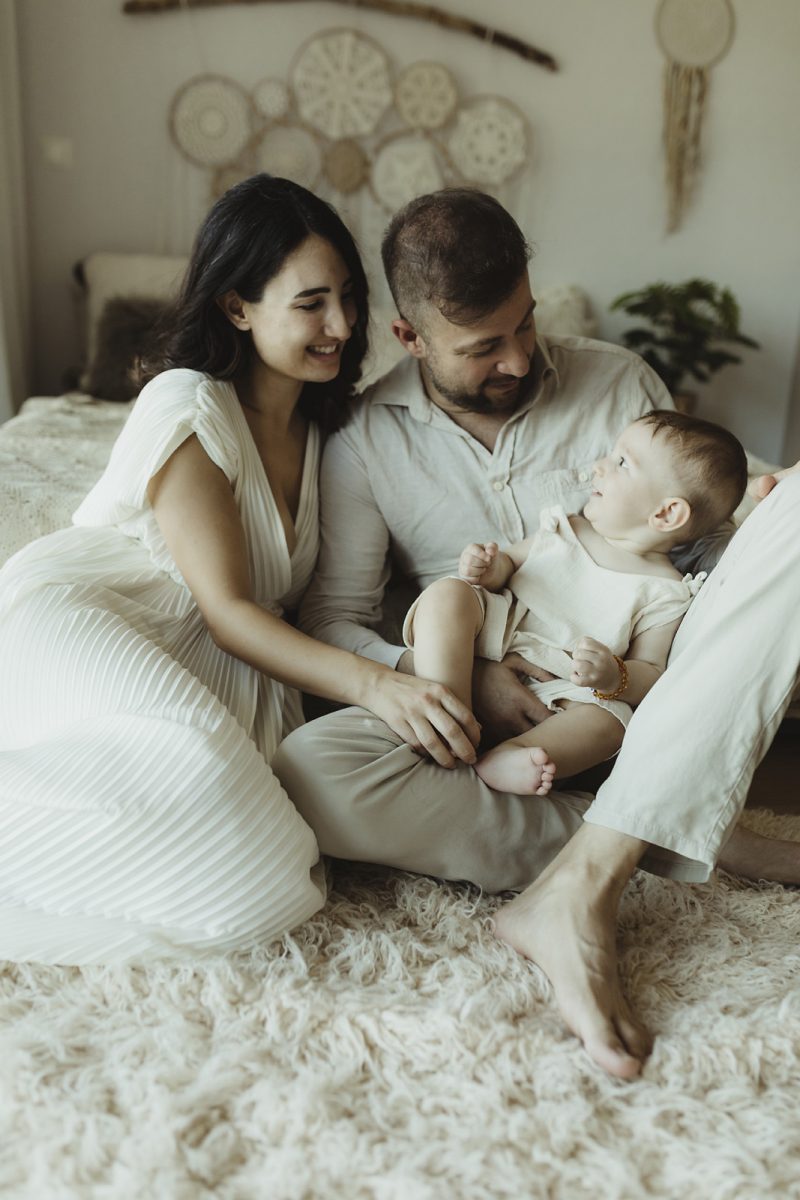 dogal-bebek-aile-fotograf-cekimi