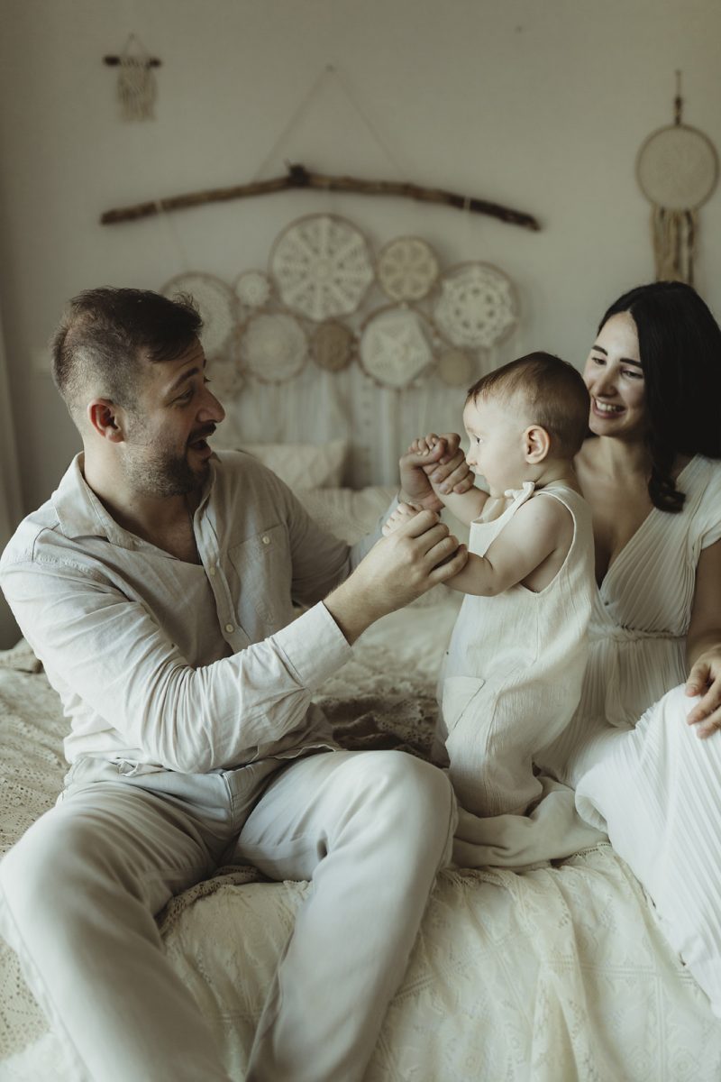 dogal-bebek-aile-fotograf-cekimi